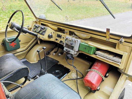 ЛУАЗ-969А «Волынь» машина РХБЗ ГО СССР / LUAZ-969A «Volyn» USSR civil defense car. 1976
